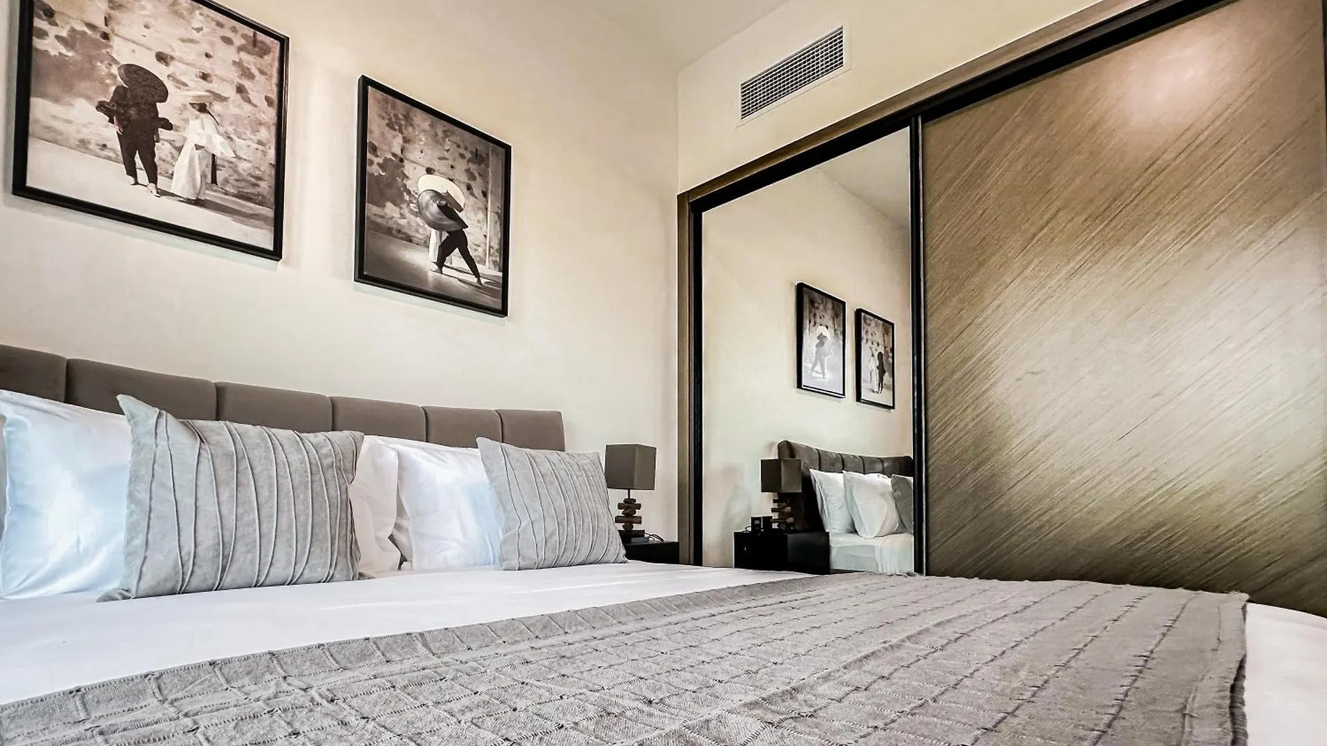 Skyline Oasis - Business Bay With Burj Khalifa Vie Apartment Dubai United Arab Emirates
