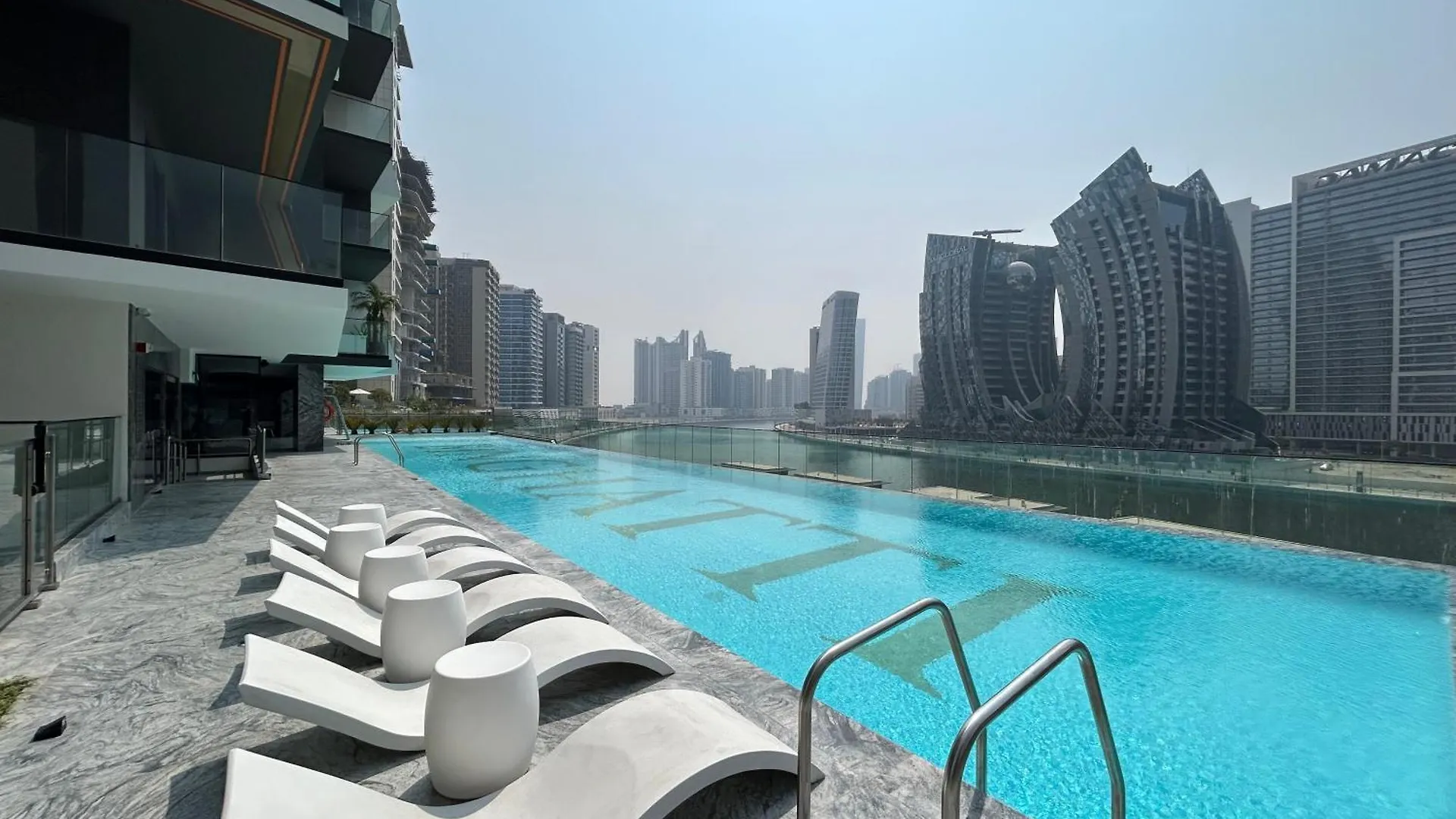 Skyline Oasis - Business Bay With Burj Khalifa Vie Apartment Dubai