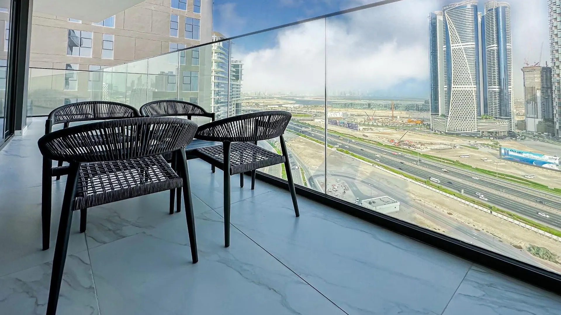 Skyline Oasis - Business Bay With Burj Khalifa Vie Apartment Dubai