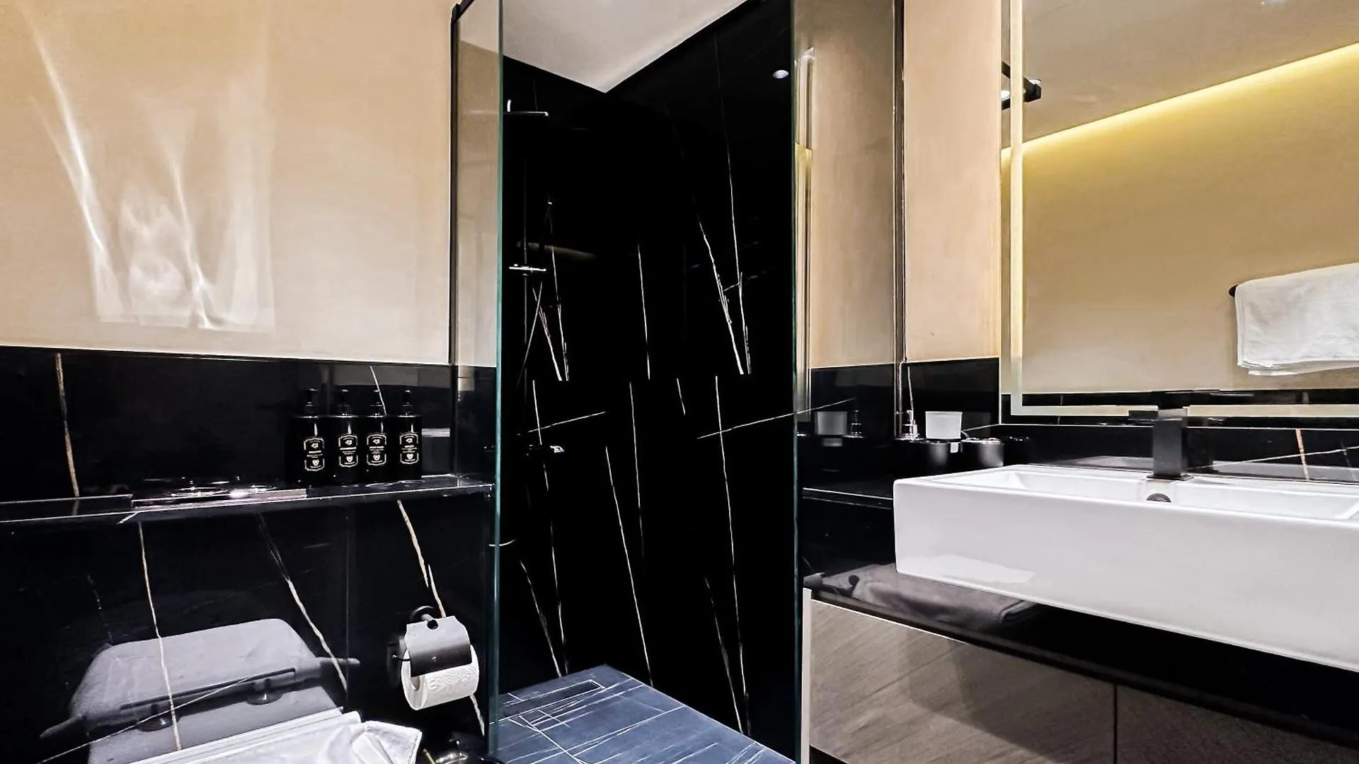Skyline Oasis - Business Bay With Burj Khalifa Vie Apartment Dubai