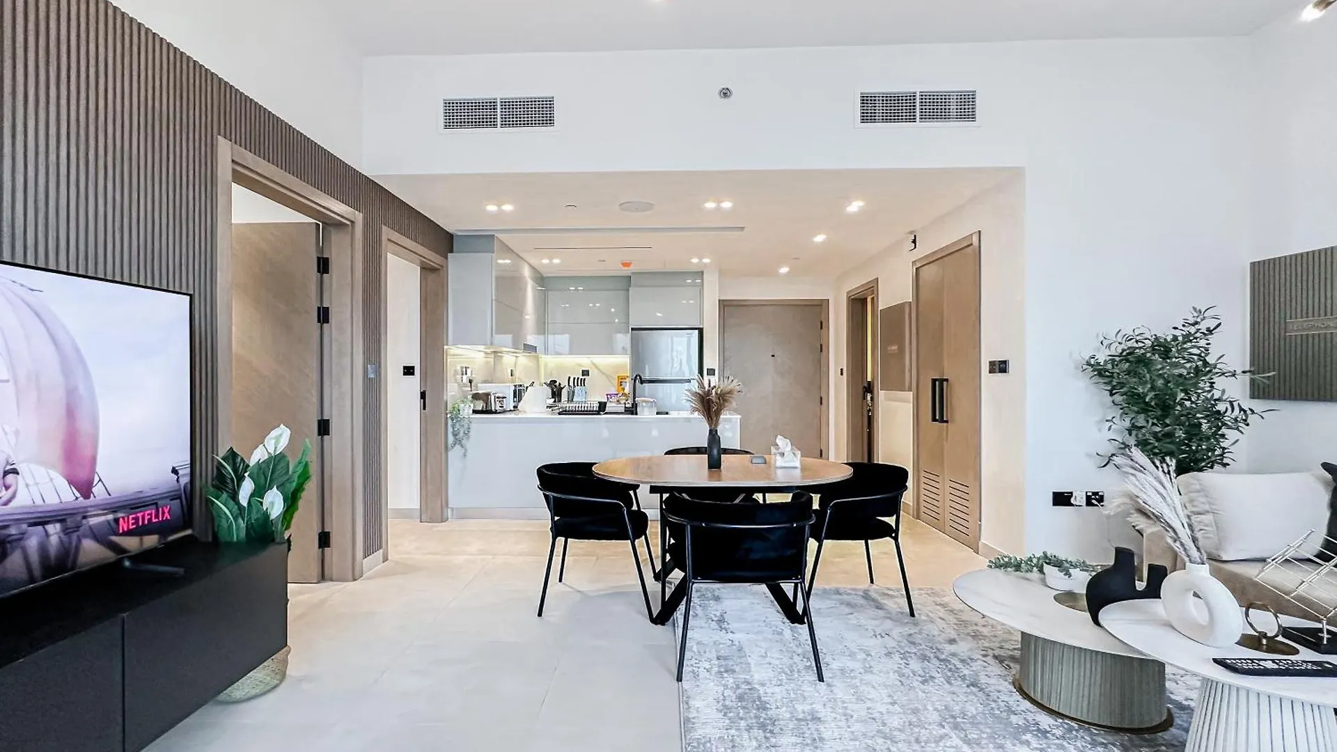 Skyline Oasis - Business Bay With Burj Khalifa Vie Apartment Dubai