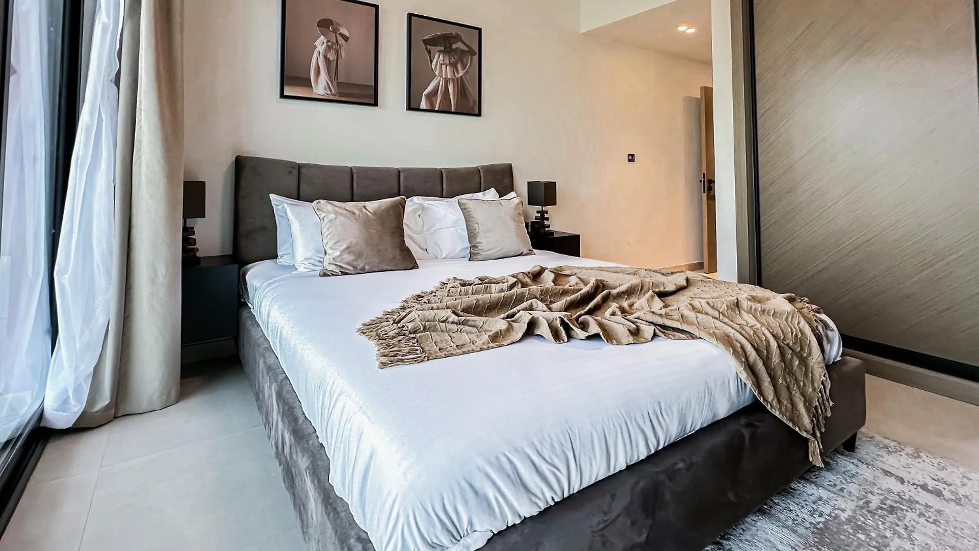 Skyline Oasis - Business Bay With Burj Khalifa Vie Apartment Dubai