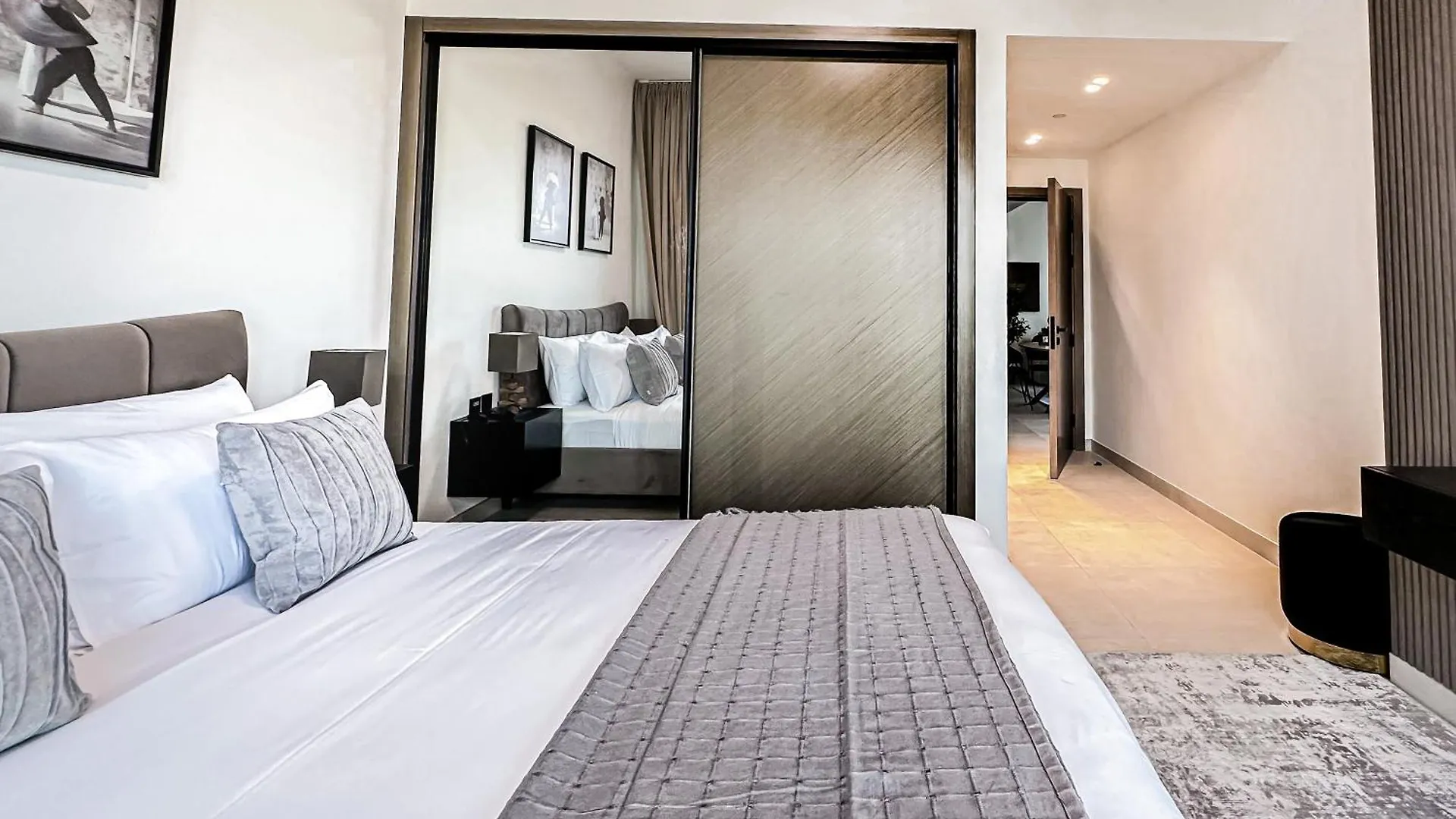 Skyline Oasis - Business Bay With Burj Khalifa Vie Apartment Dubai United Arab Emirates