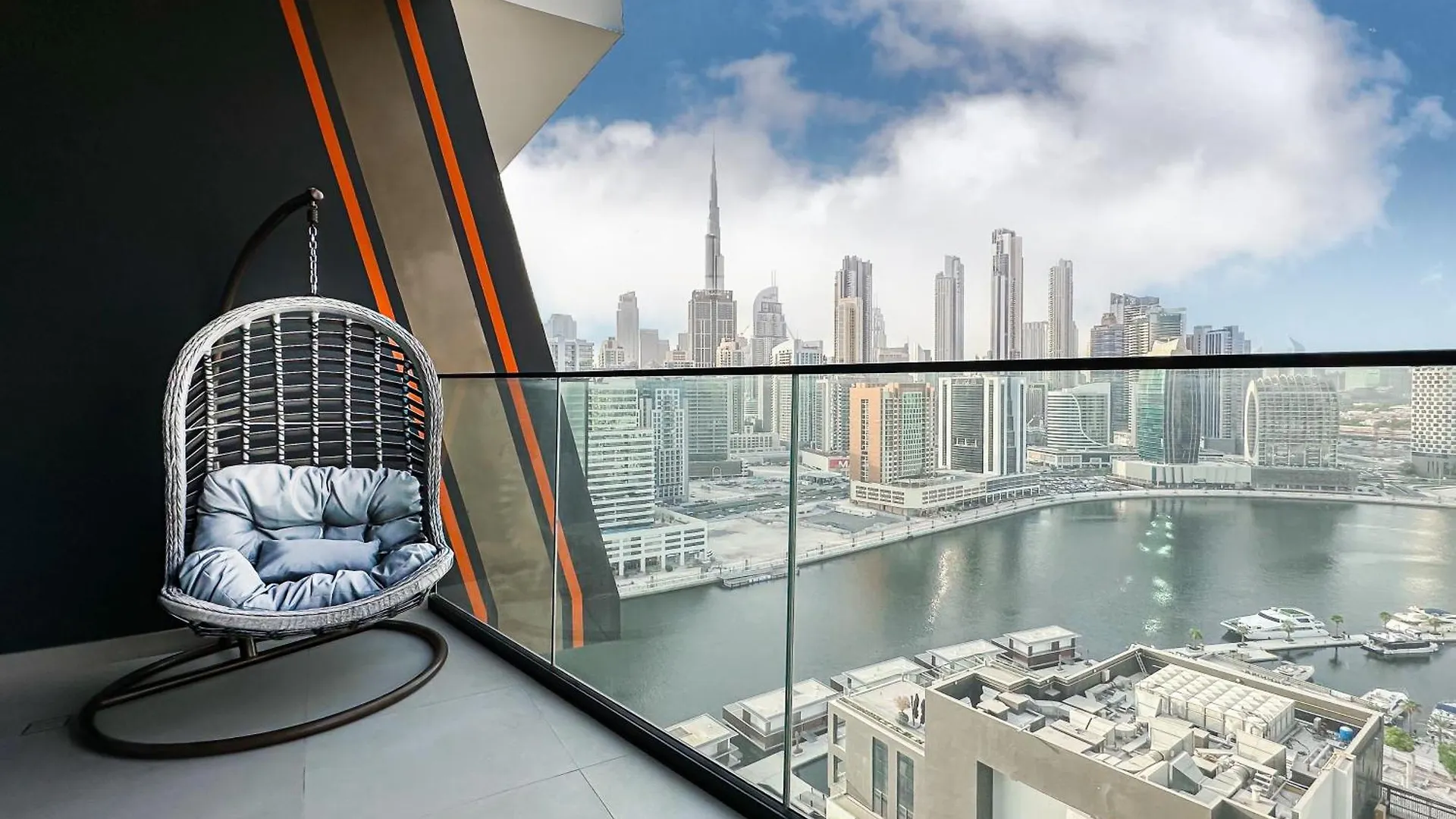 Skyline Oasis - Business Bay With Burj Khalifa Vie Apartment Dubai