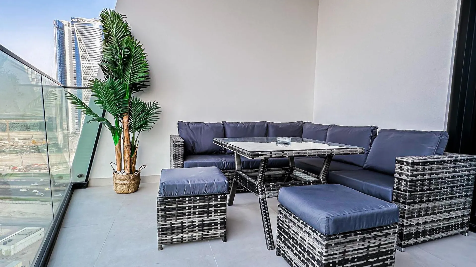 Skyline Oasis - Business Bay With Burj Khalifa Vie Apartment Dubai