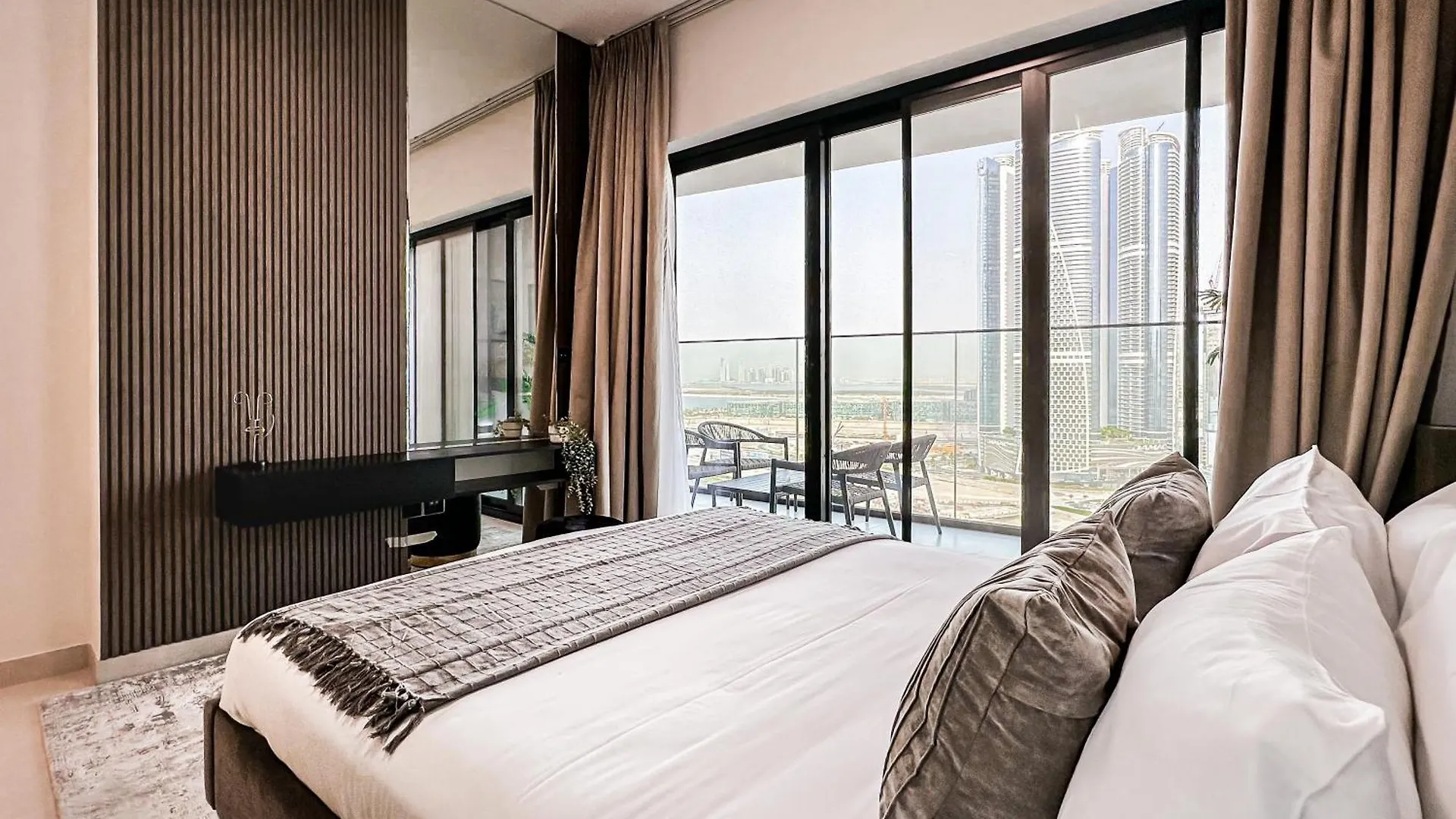 Skyline Oasis - Business Bay With Burj Khalifa Vie Apartment Dubai 0*,  United Arab Emirates