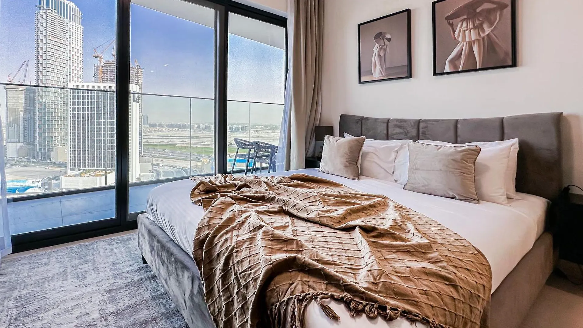 Skyline Oasis - Business Bay With Burj Khalifa Vie Apartment Dubai